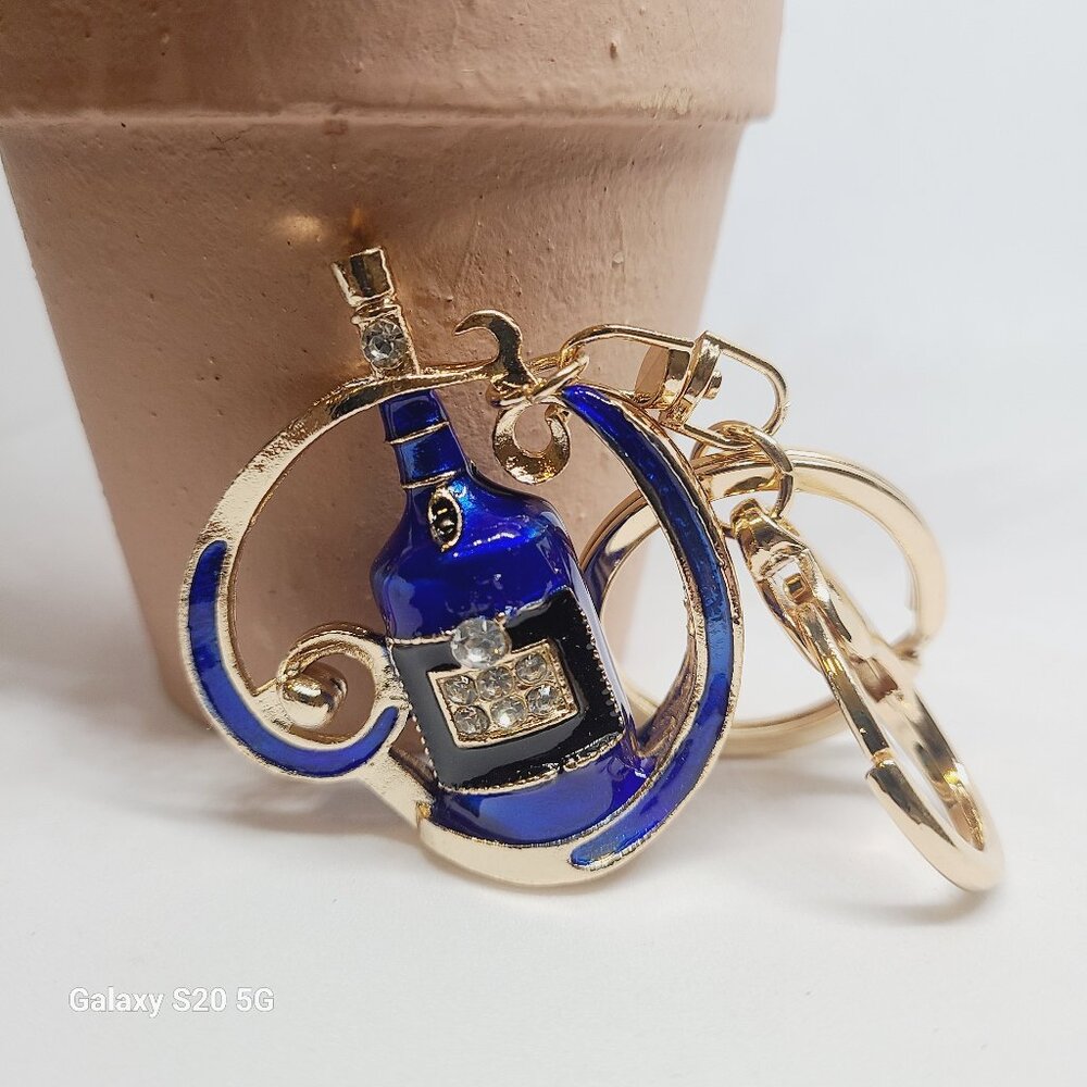 Unbranded Metal Wine Bottle Holder Keychain Blue & Gold Unisex NWOT‎ Evening